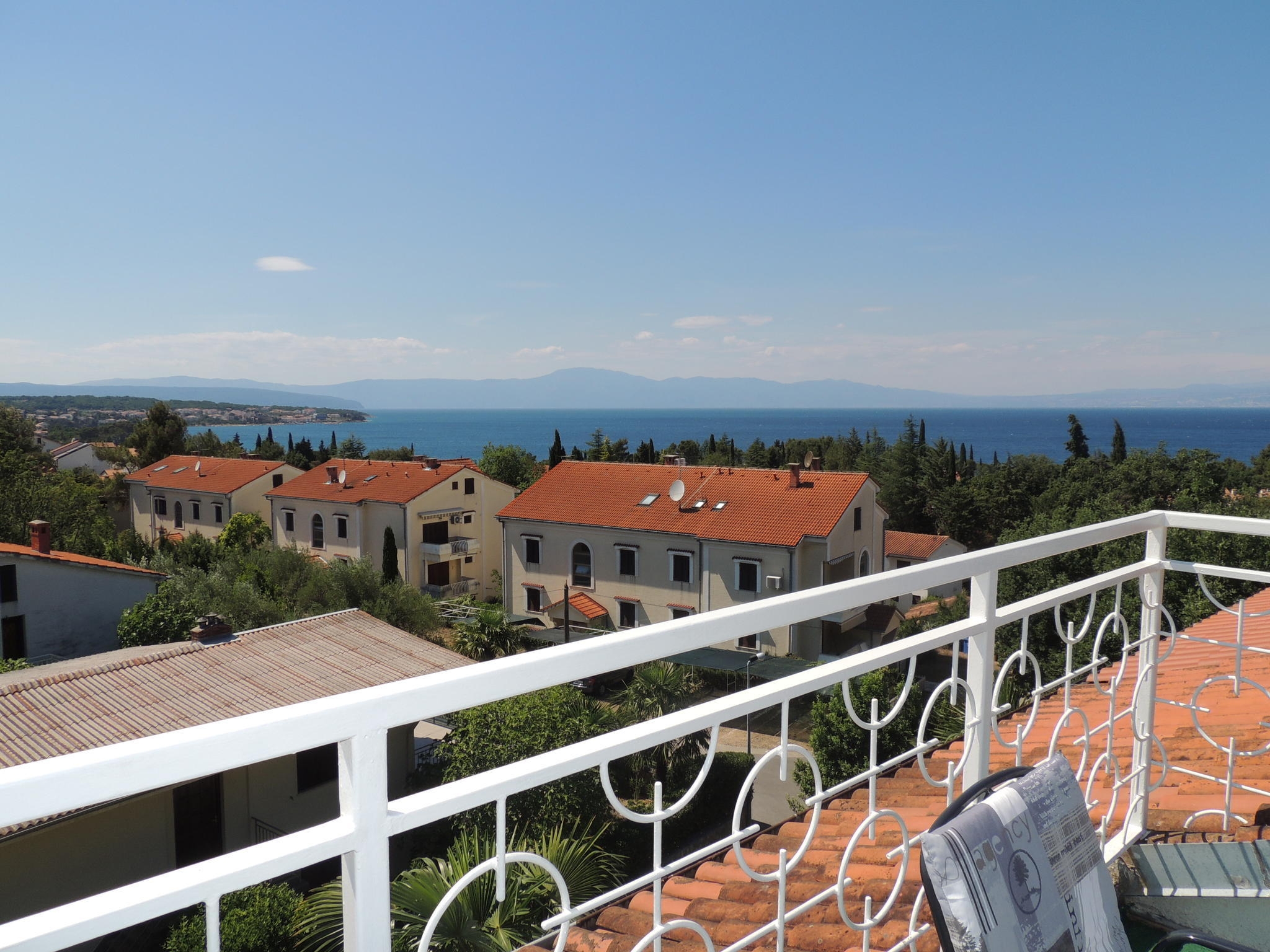 One bedroom apartment with terrace and sea view Malinska, Krk  A-a