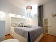 Malinska, Bedroom in the apartment, (pet friendly) and WiFi.