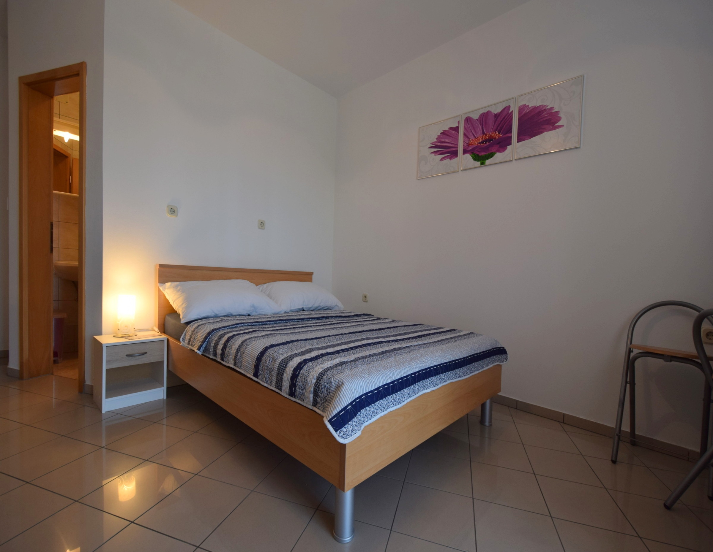 Room with terrace Malinska, Krk (S-20371-a)