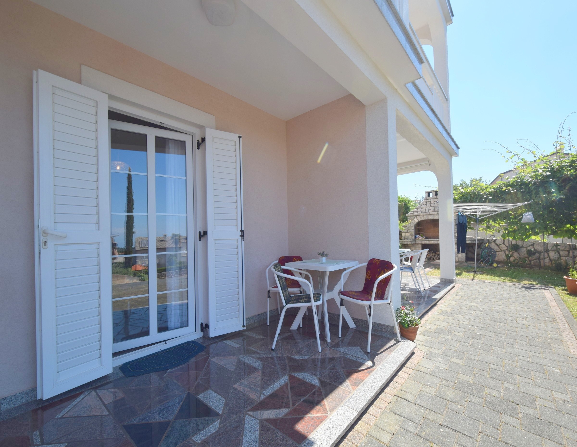 Room with terrace Malinska, Krk (S-20371-a)