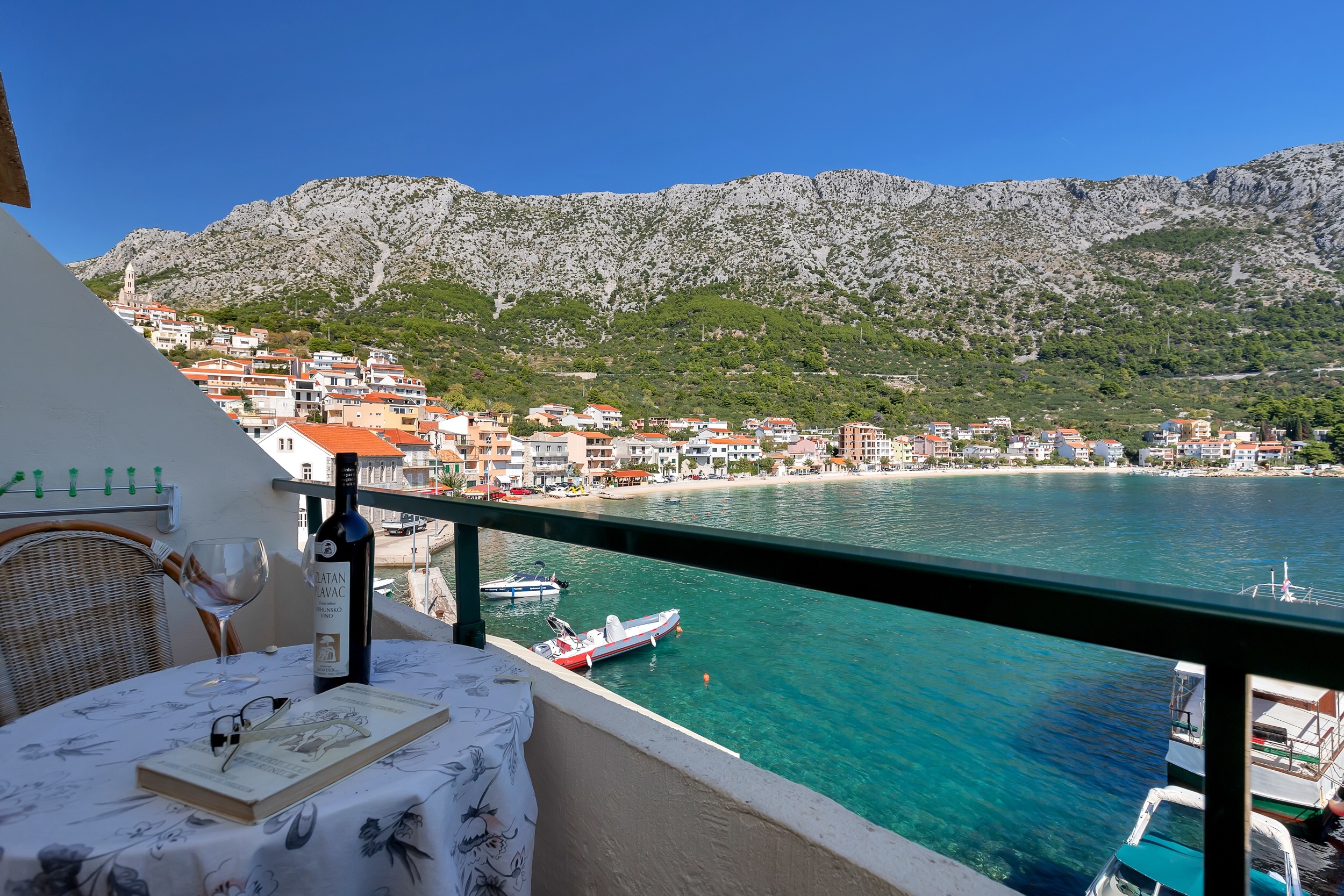 Three bedroom apartment near beach Igrane, Makarska  A-a