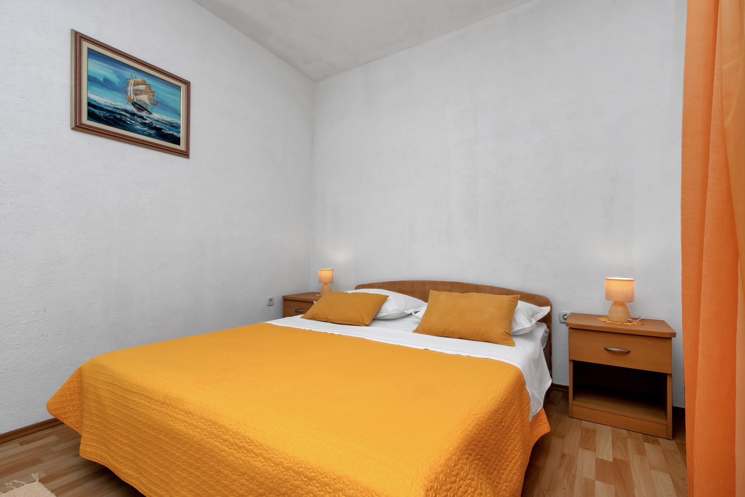 Three bedroom apartment near beach Igrane, Makarska  A-a