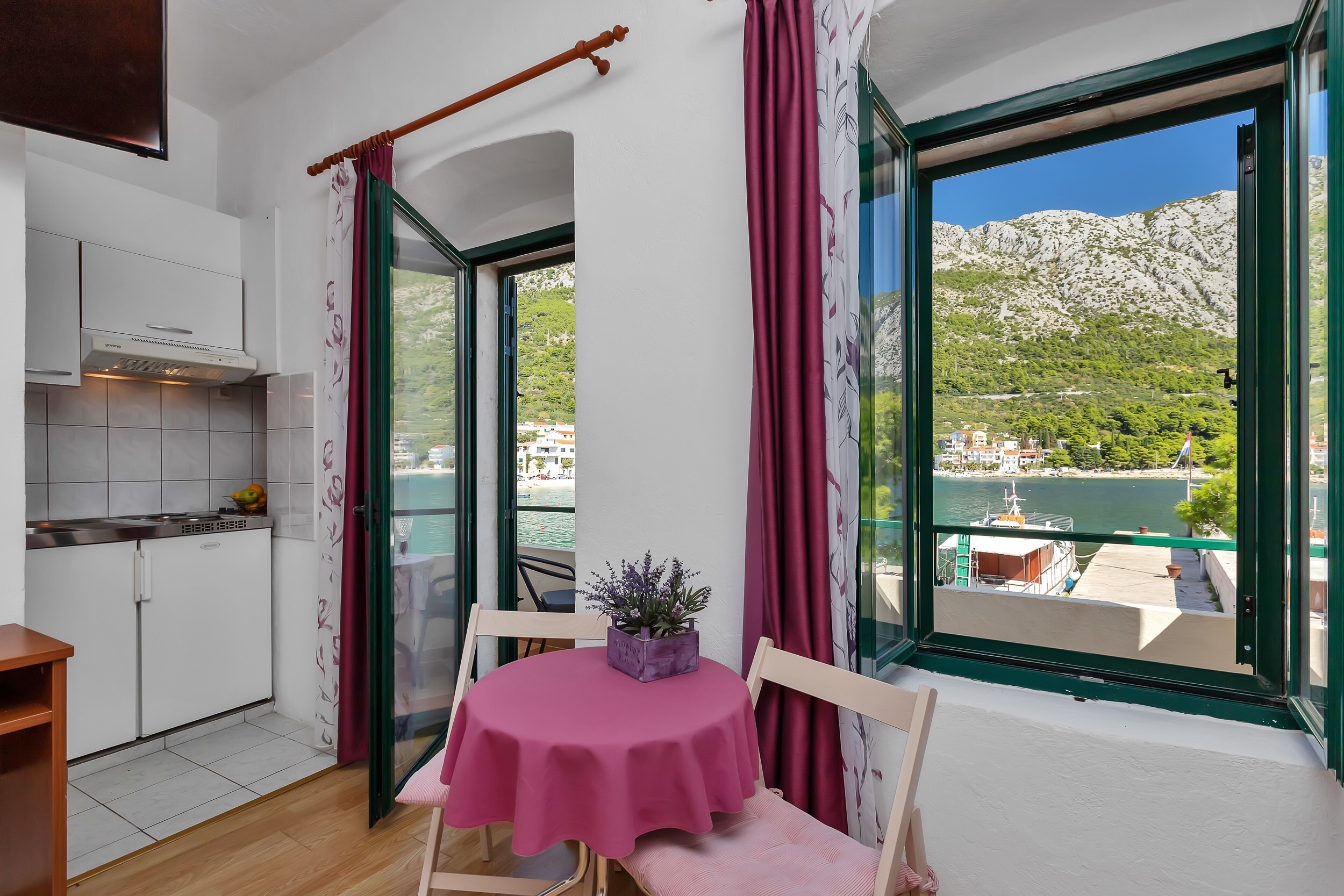 Two bedroom apartment near beach Igrane, Makarska (A-20373-b) Two bedroom apartment near beach Igrane, Makarska (A-20373-b)