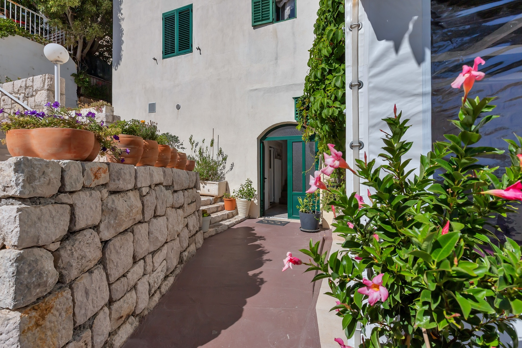 Studio flat near beach Igrane, Makarska (AS-20373-a)