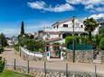 Malinska, Krk, Propiedad 20374 - Apartamentos with pebble beach.