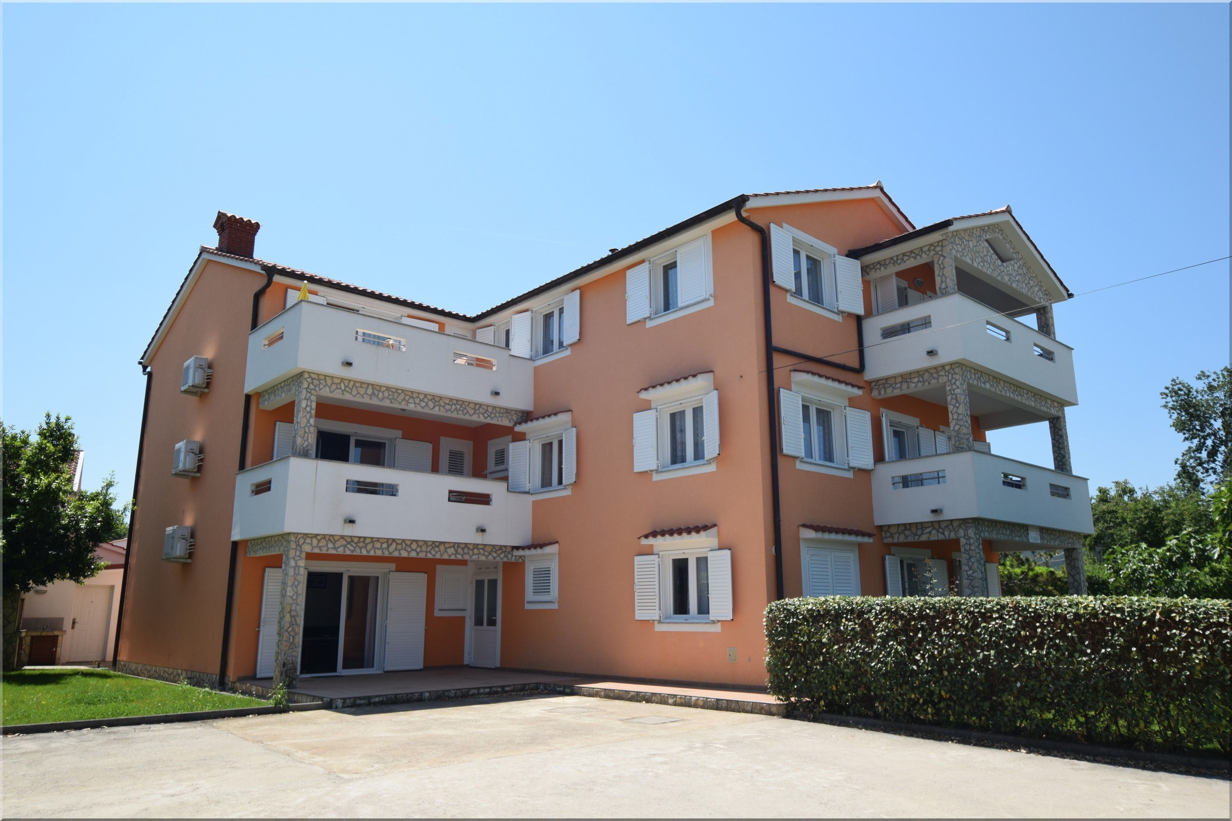 Two bedroom apartment with terrace Porat, Krk (A-20378-a)