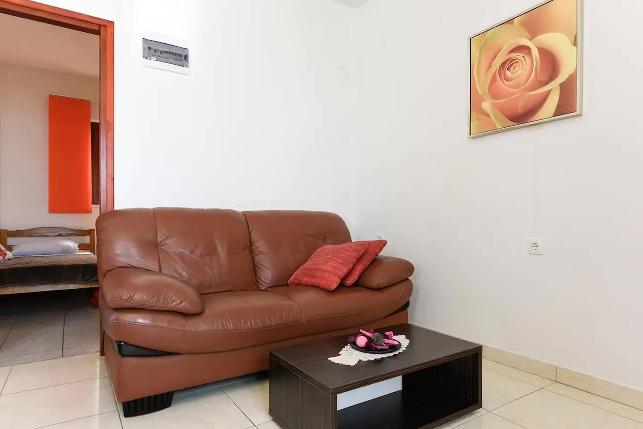 Two bedroom apartment with air-conditioning Preko, Ugljan (A-20385-a) Two bedroom apartment with air-conditioning Preko, Ugljan (A-20385-a)