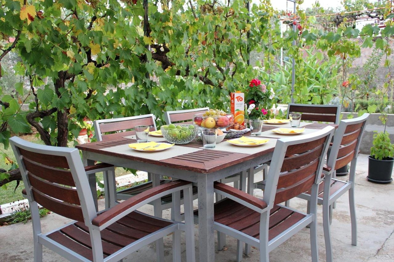 Two bedroom apartment with terrace Lukoran, Ugljan (A-20387-a)