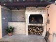 Lukoran, Ugljan, Courtyard 20387 - Apartments near sea with sandy beach.