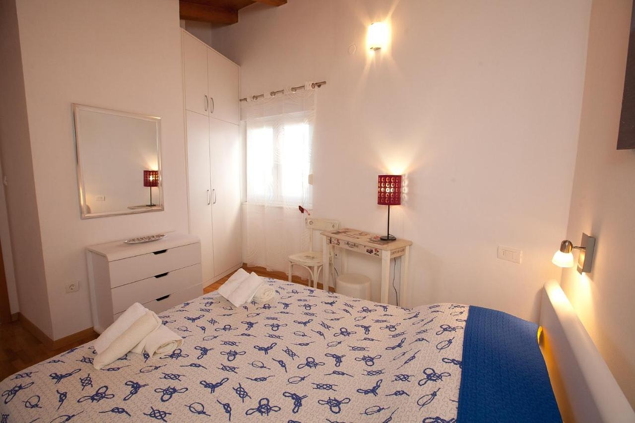 One bedroom apartment with terrace and sea view Preko, Ugljan  A-a