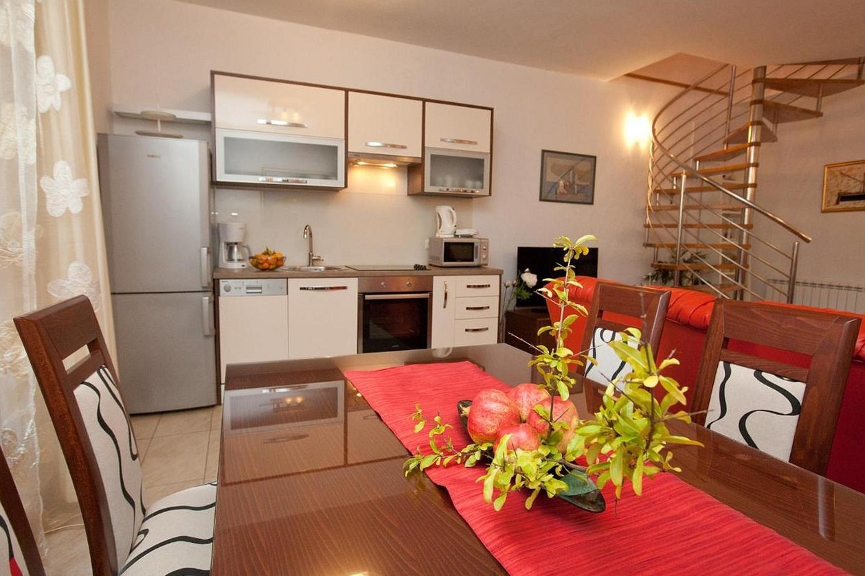 Two bedroom apartment with terrace Preko, Ugljan  A-b
