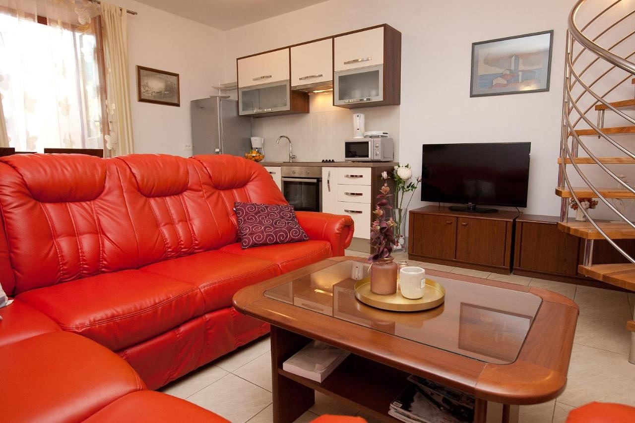 Two bedroom apartment with terrace Preko, Ugljan  A-b