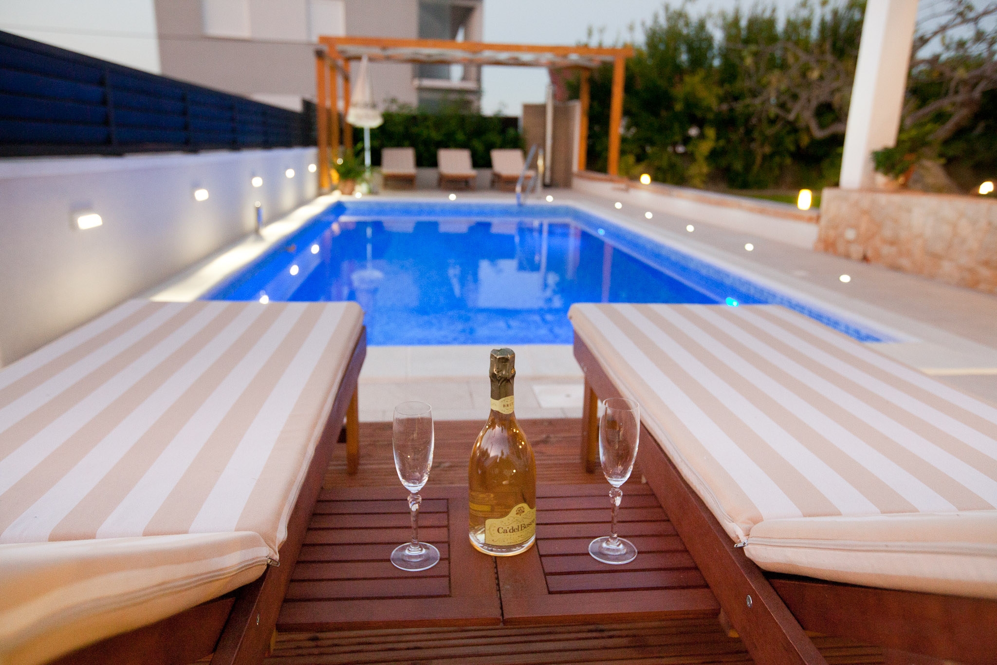 Appartement dune chambre avec une piscine Preko, Ugljan (A-20390-a)