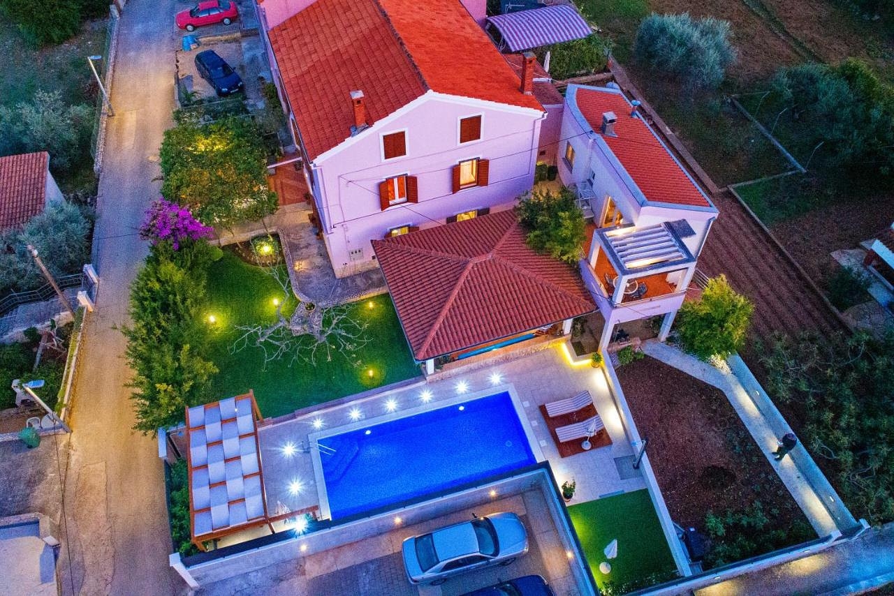 Dvosobni apartman s terasom Preko, Ugljan  A-b
