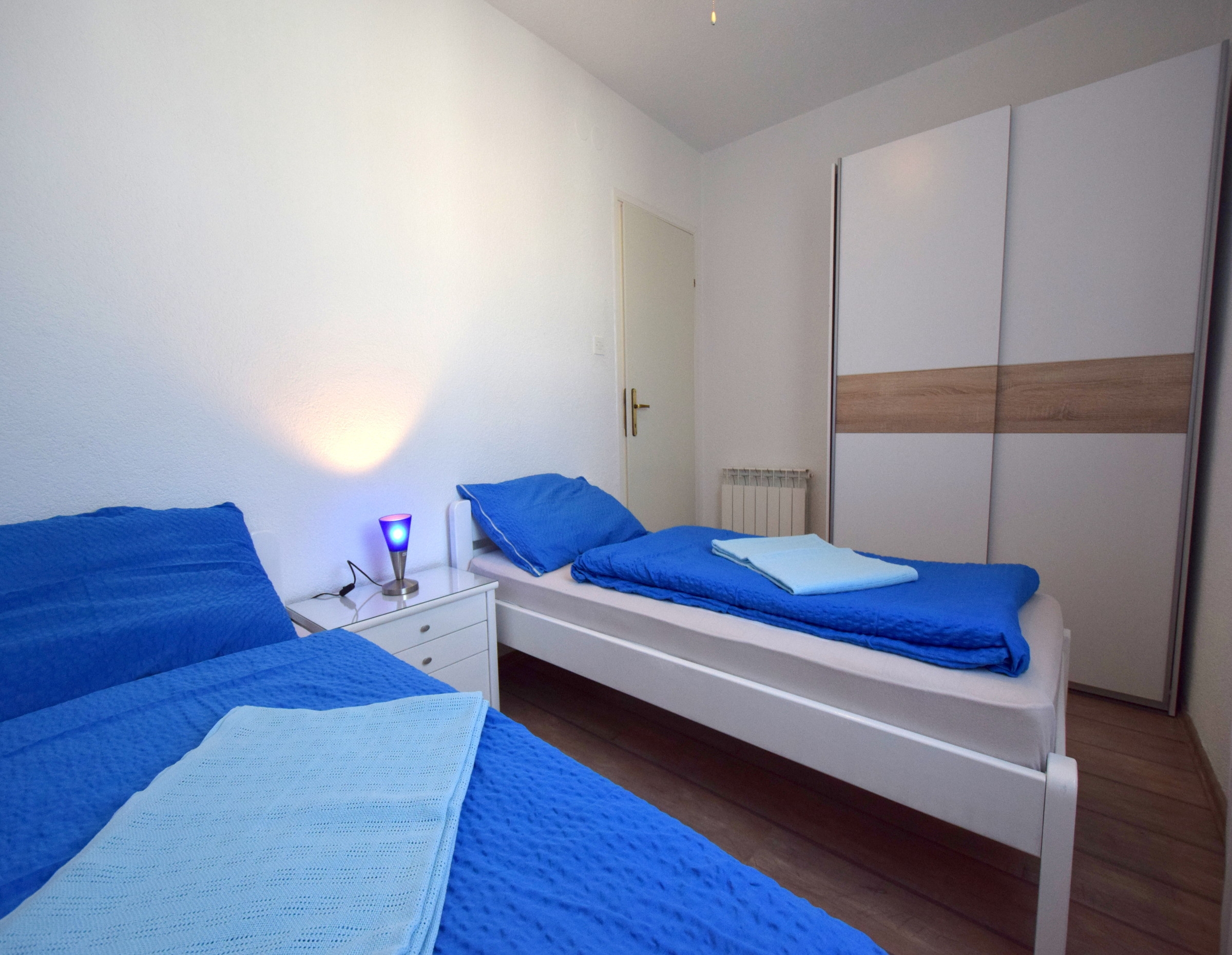 Two bedroom apartment with terrace and sea view Malinska, Krk  A-a