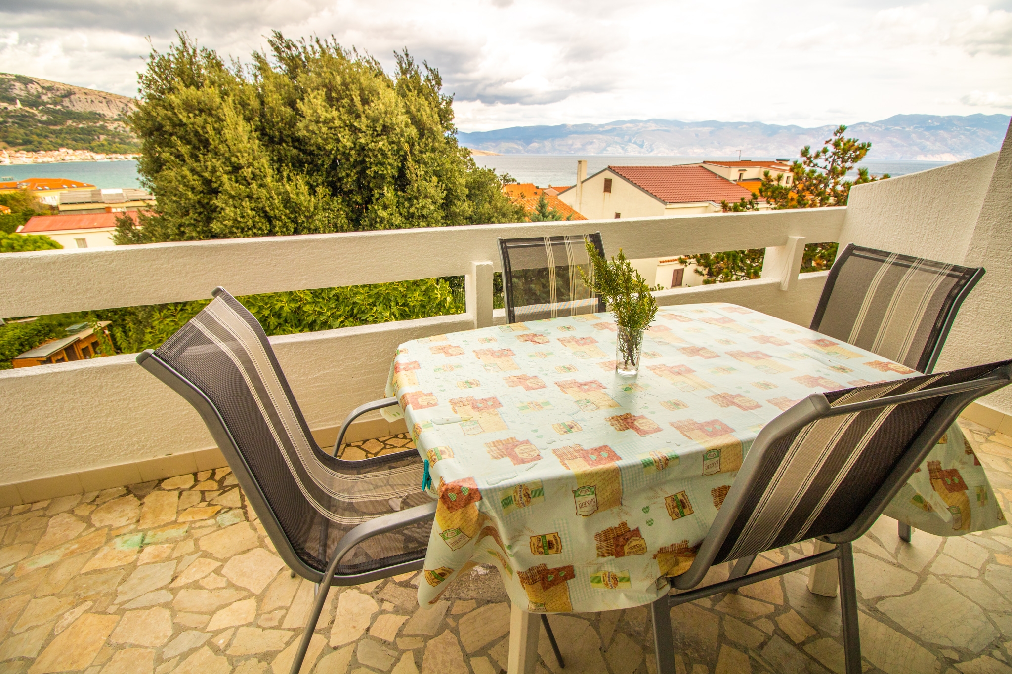 Dvosobni apartman s terasom i pogledom na more Baška, Krk  A-a