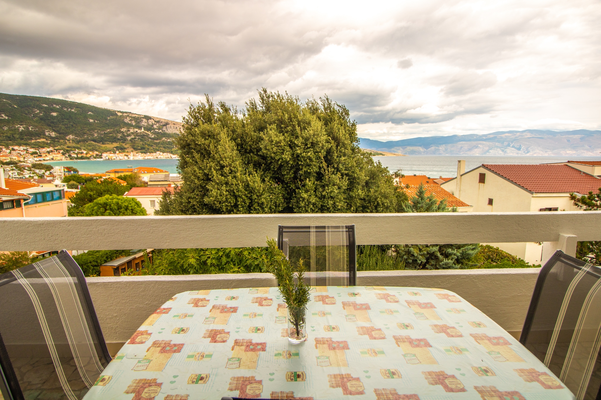 Two bedroom apartment with terrace and sea view Baška, Krk  A-a