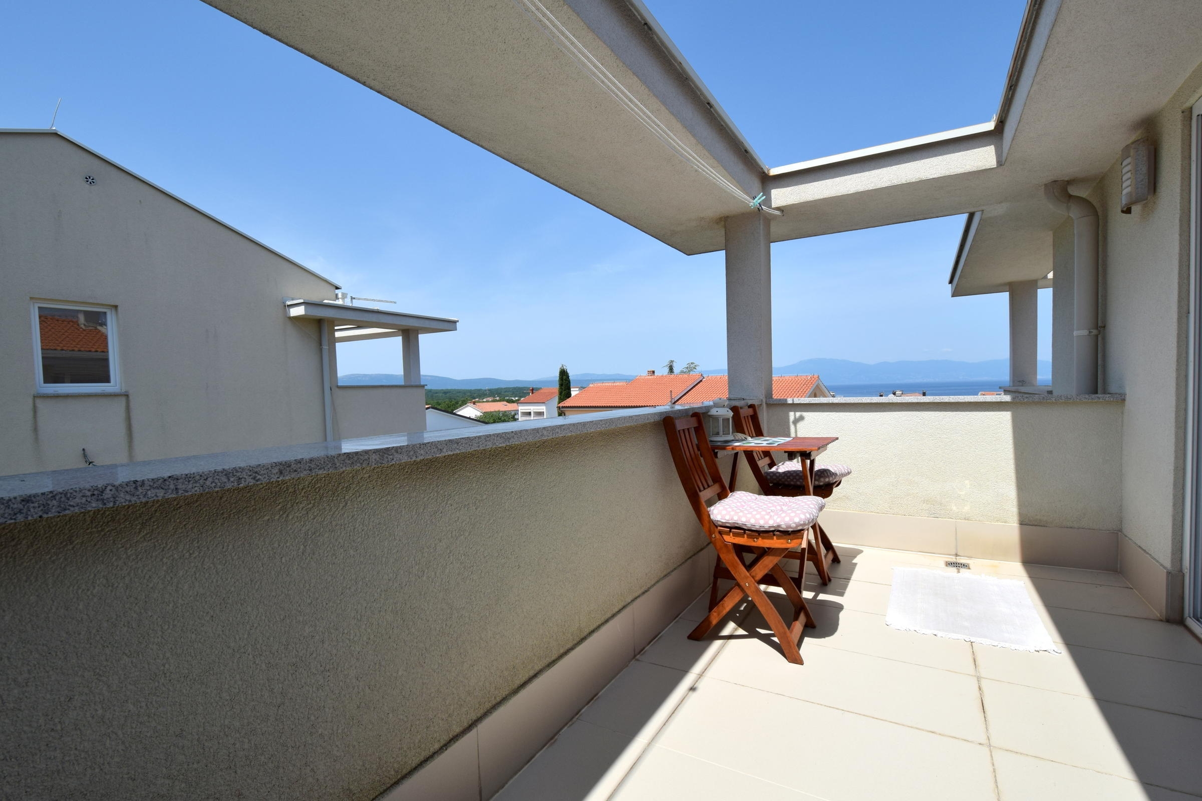 Three bedroom apartment with terrace and sea view Malinska, Krk  A-a