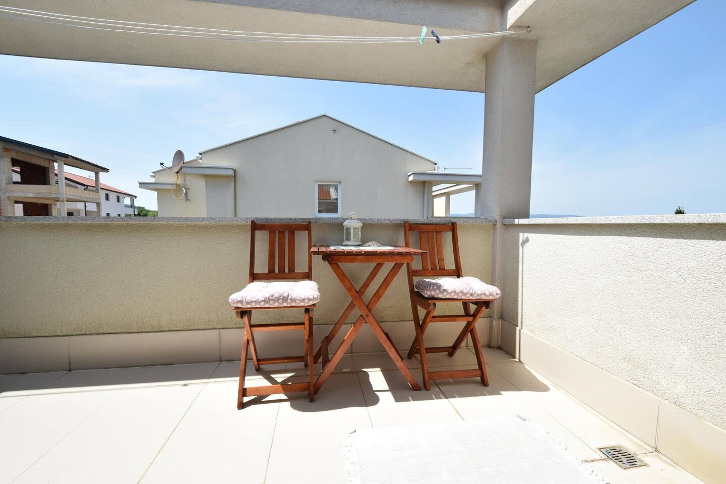 Three bedroom apartment with terrace and sea view Malinska, Krk  A-a