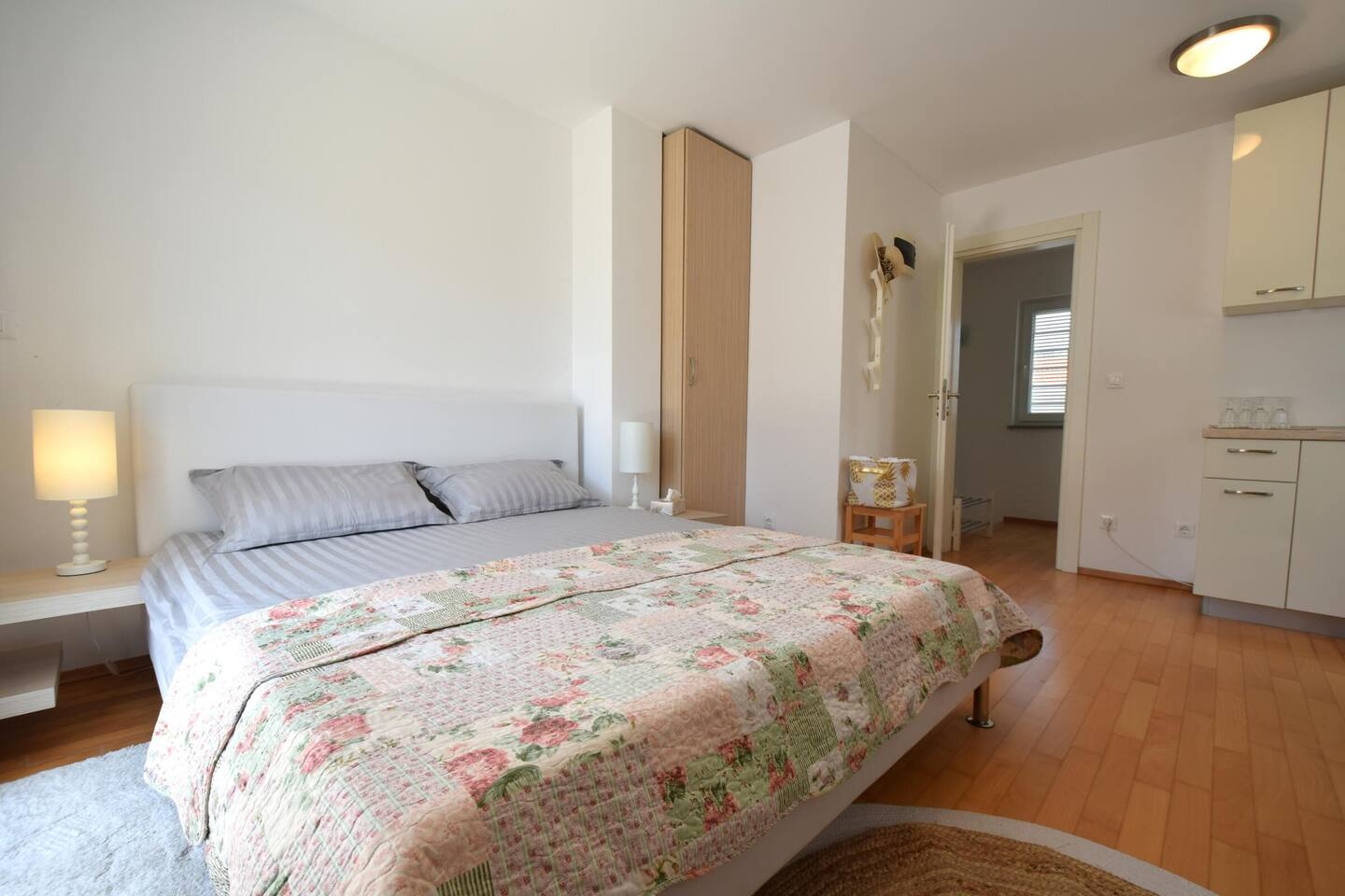 Three bedroom apartment with terrace and sea view Malinska, Krk  A-a