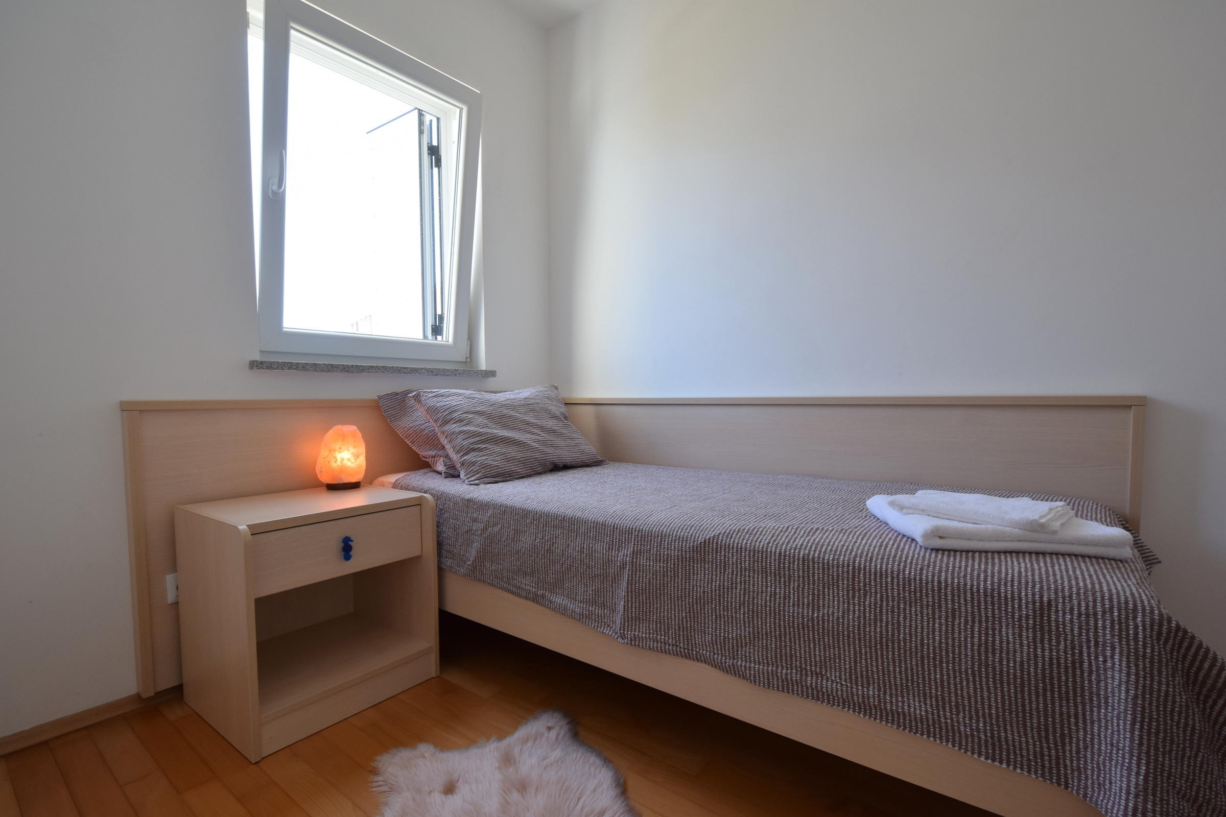 Three bedroom apartment with terrace and sea view Malinska, Krk  A-a