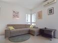 Malinska, Living room in the apartment, air condition available and WiFi.