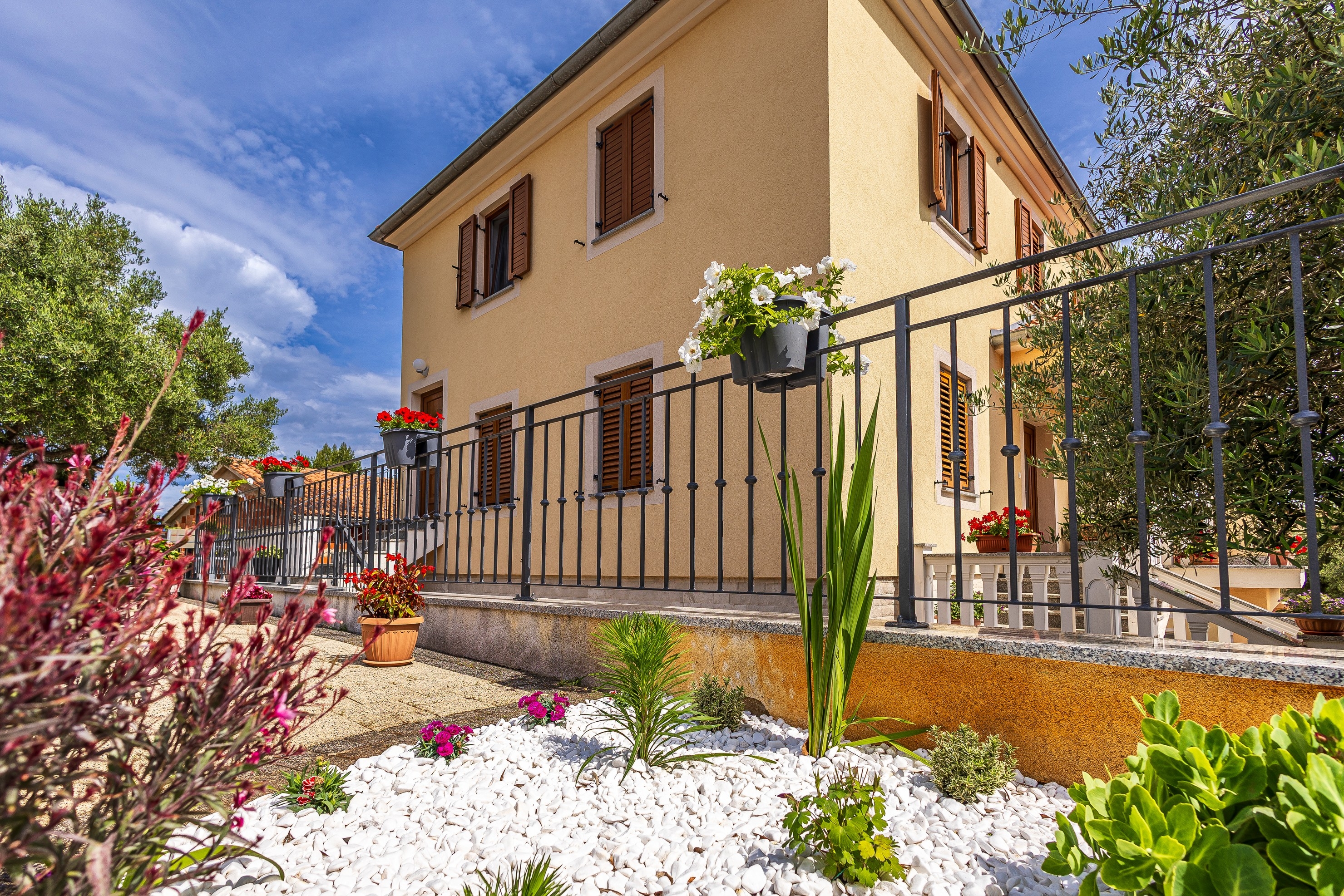 Two bedroom apartment with balcony and sea view Čižići, Krk (A-20430-a)