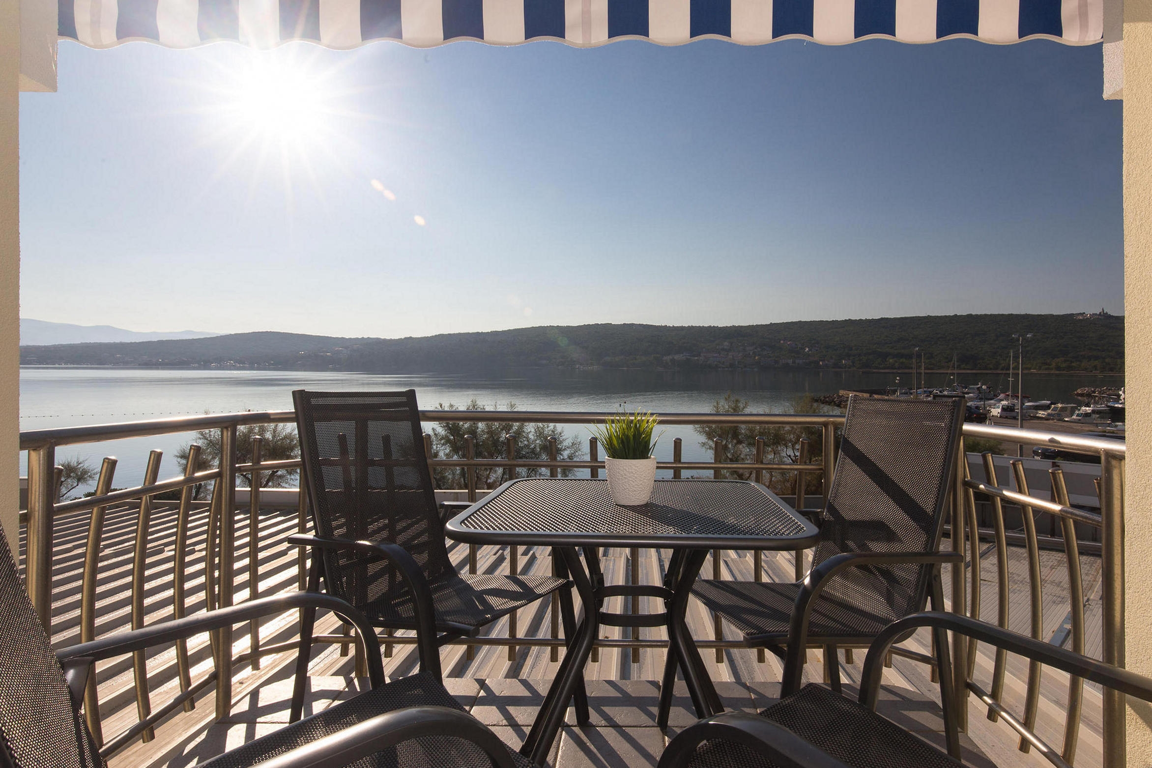 One bedroom apartment near beach Čižići, Krk  A-b