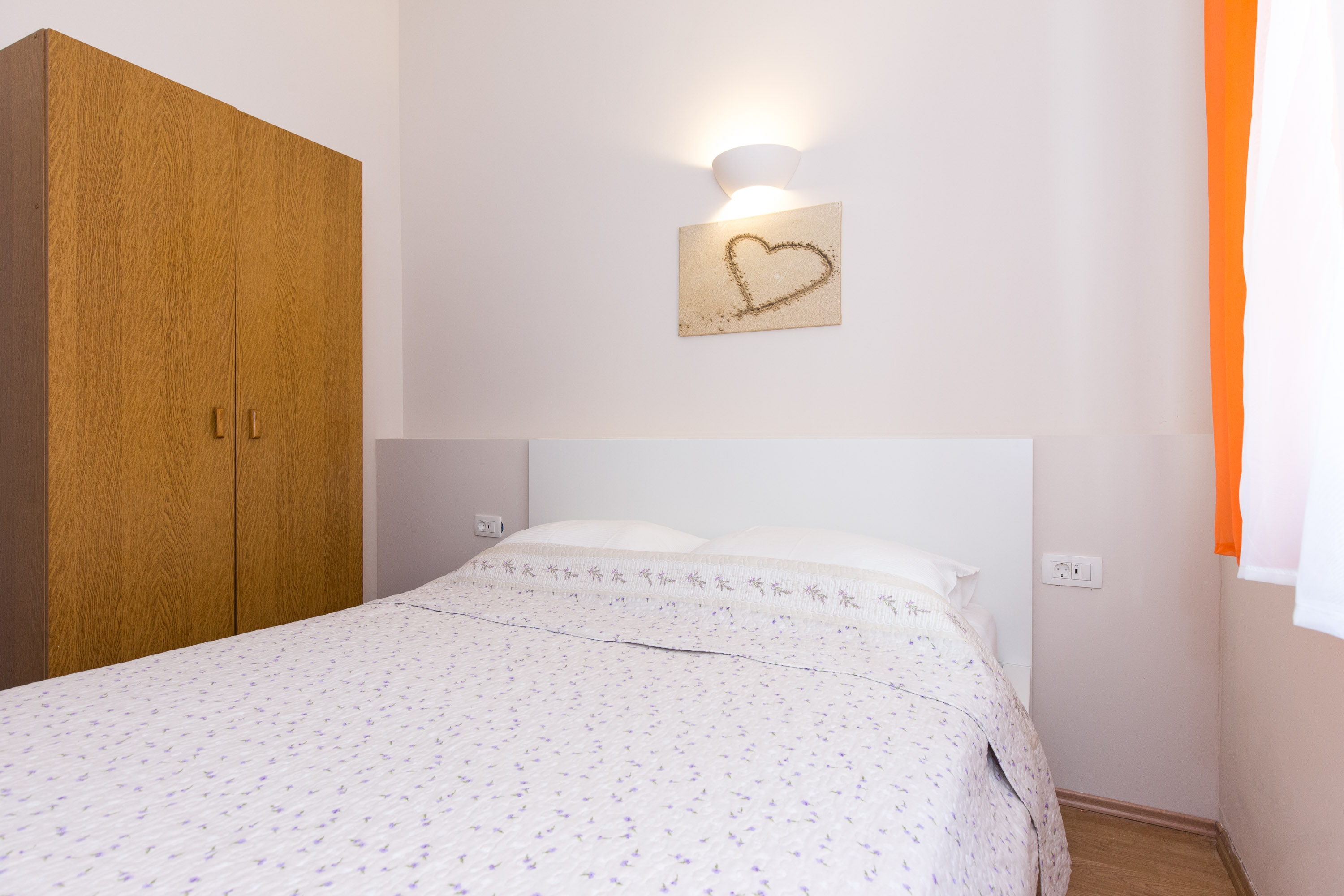 Two bedroom apartment near beach Čižići, Krk  A-d