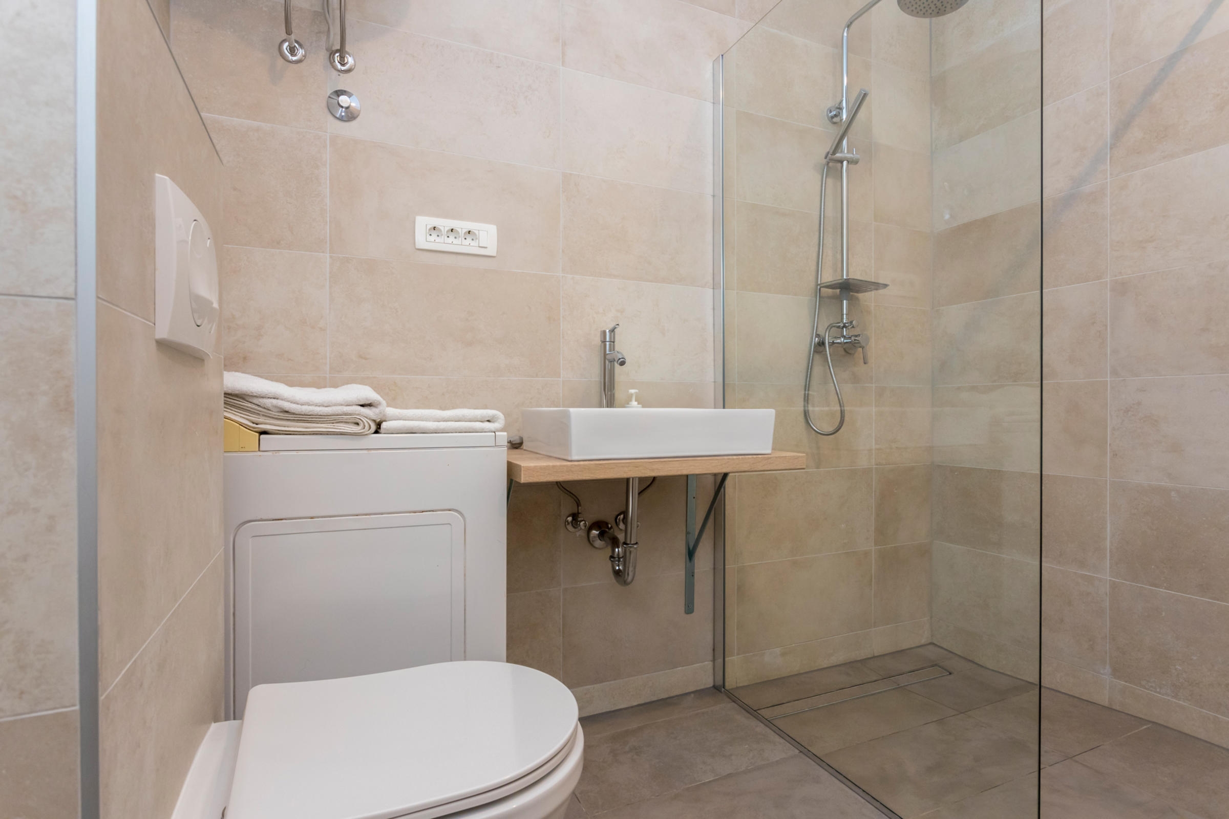 Two bedroom apartment with terrace Njivice, Krk  A-a