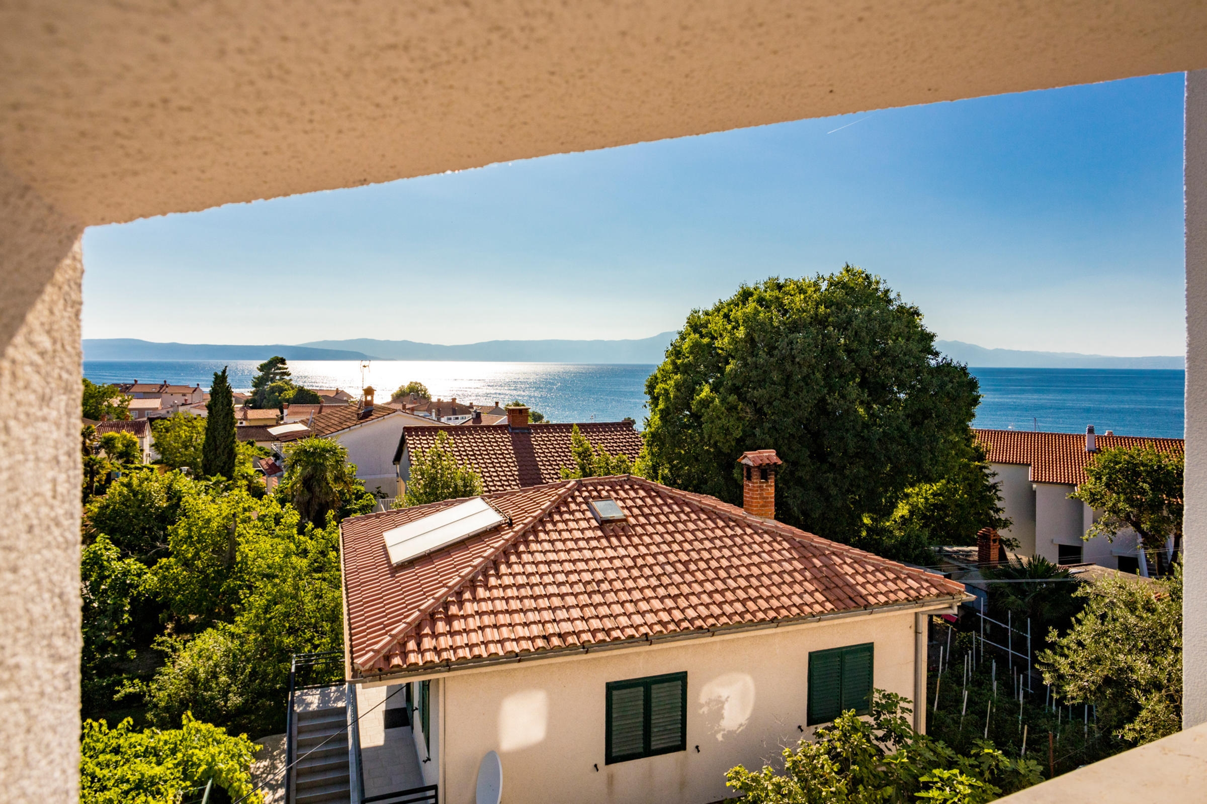 Two bedroom apartment with terrace and sea view Njivice, Krk  A-b