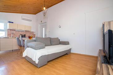 Njivice, Obývací pokoj v ubytování typu apartment, domácí mazlíčci povoleni a WiFi.