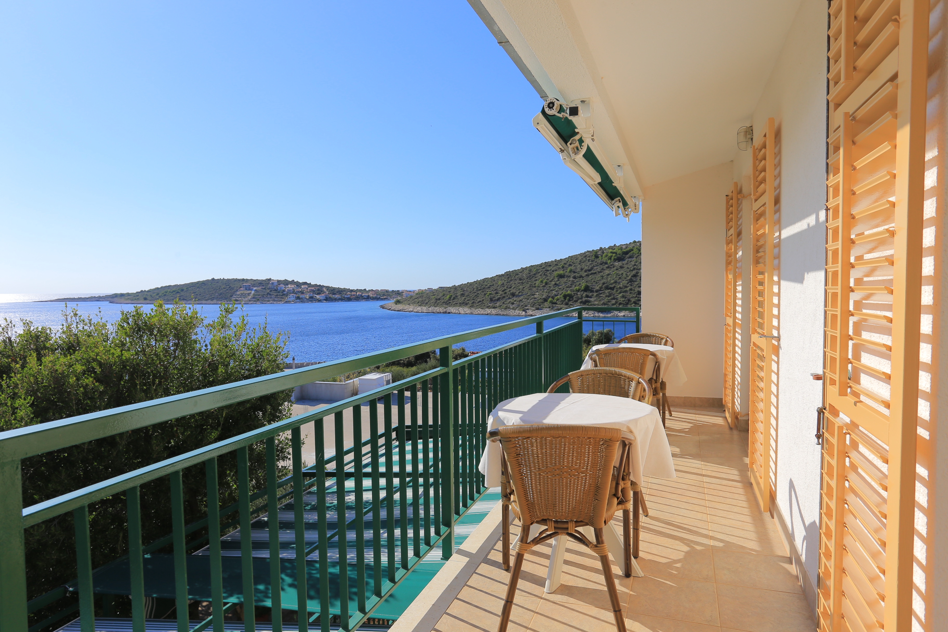 Two bedroom apartment with balcony and sea view Sevid, Trogir (A-2044-a)