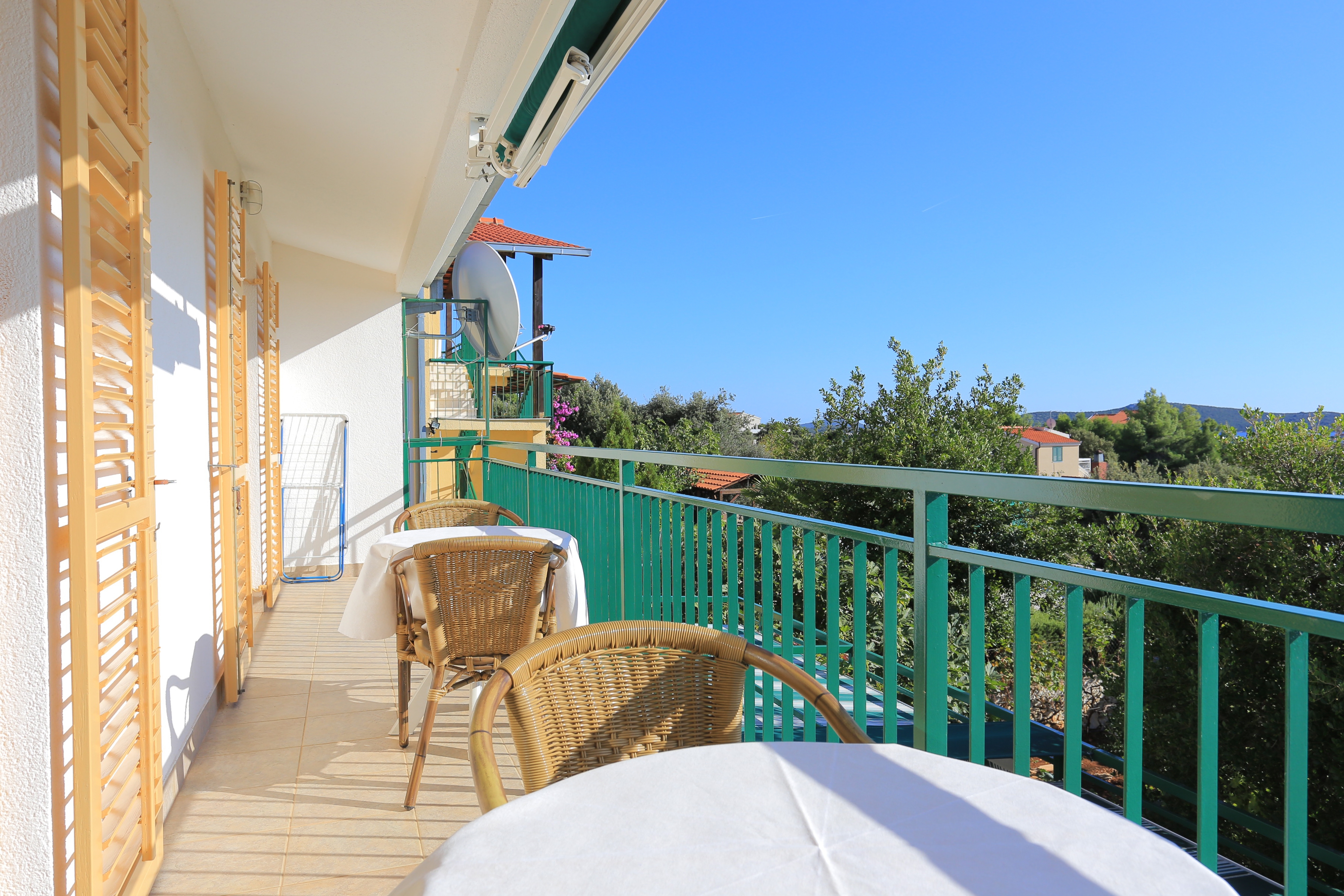 Two bedroom apartment with balcony and sea view Sevid, Trogir  A-a