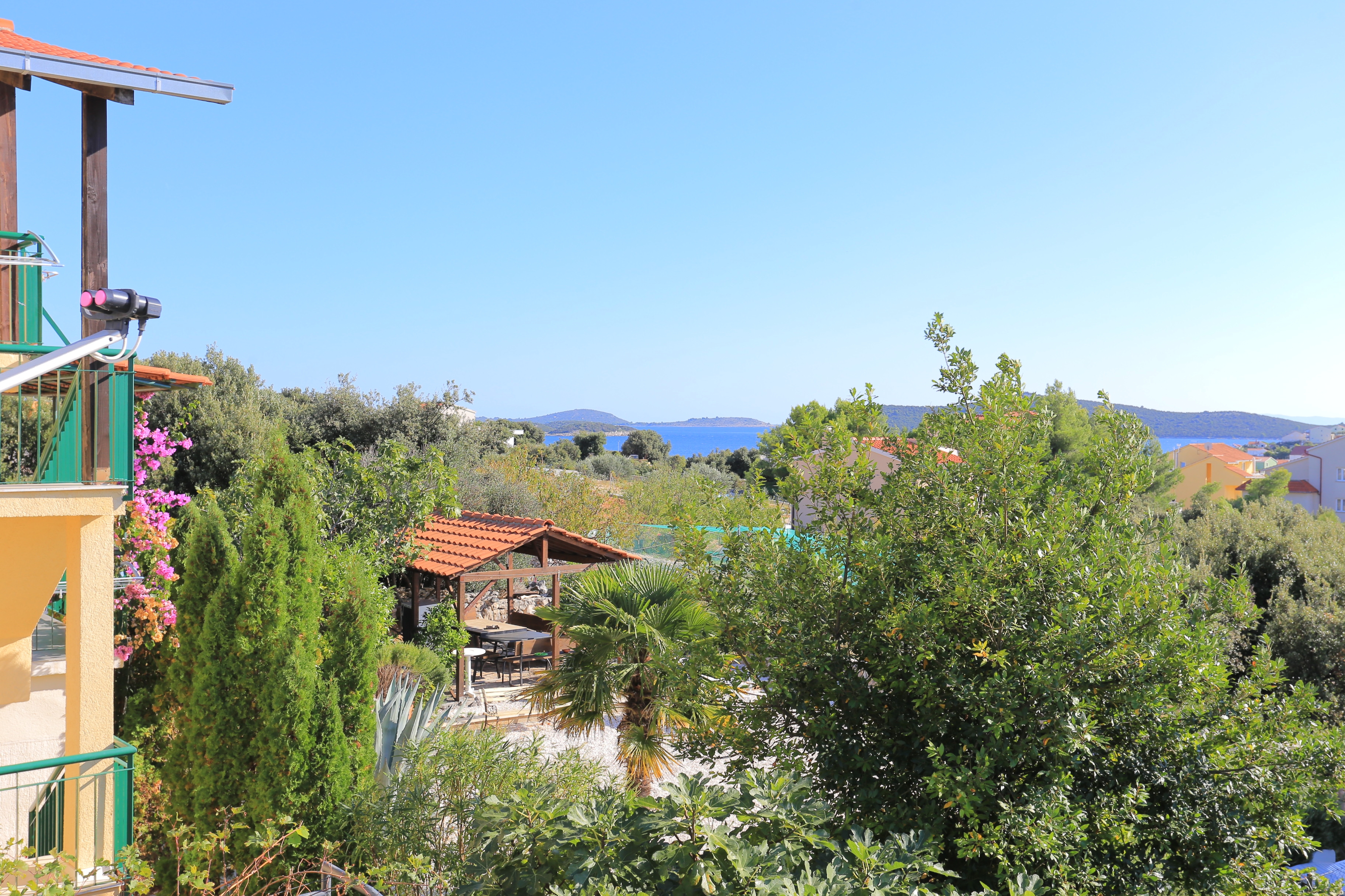 Two bedroom apartment with balcony and sea view Sevid, Trogir  A-a