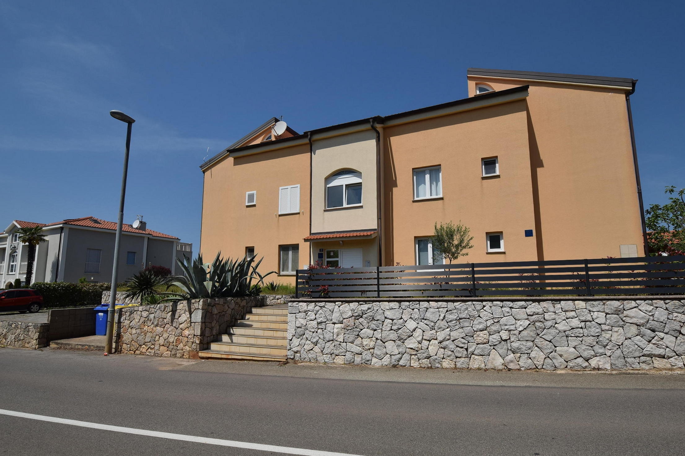 Two bedroom apartment with terrace and sea view Vantačići, Krk (A-20442-a)