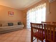 Гостиная Njivice, Гостиная в размещении типа apartment, доступный кондиционер и WiFi.