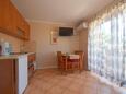 Njivice, Столовая в размещении типа apartment, WiFi.