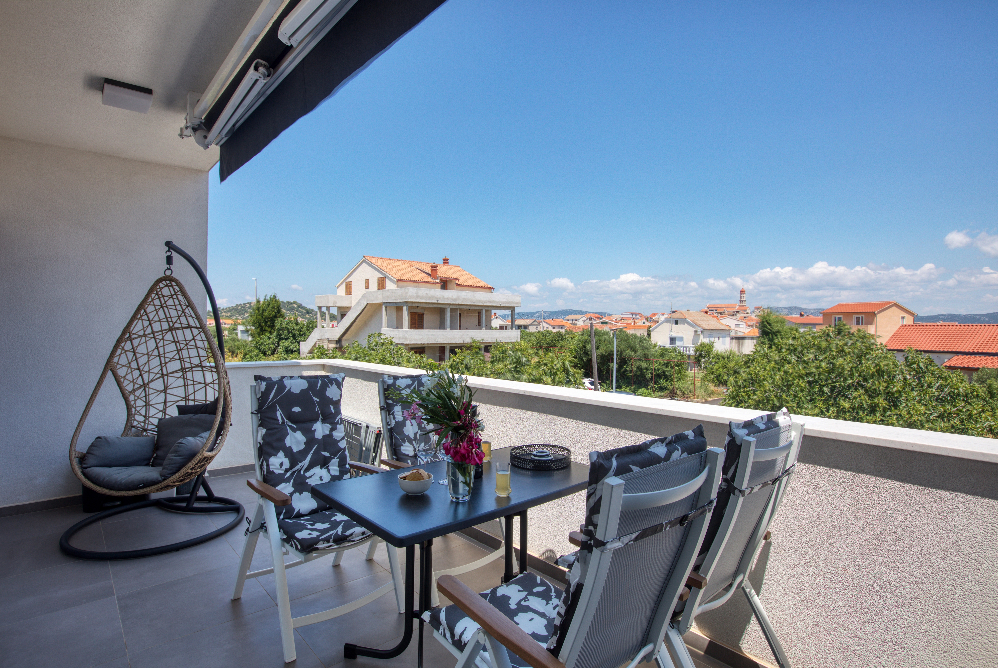 One bedroom apartment with terrace Betina, Murter  A-a