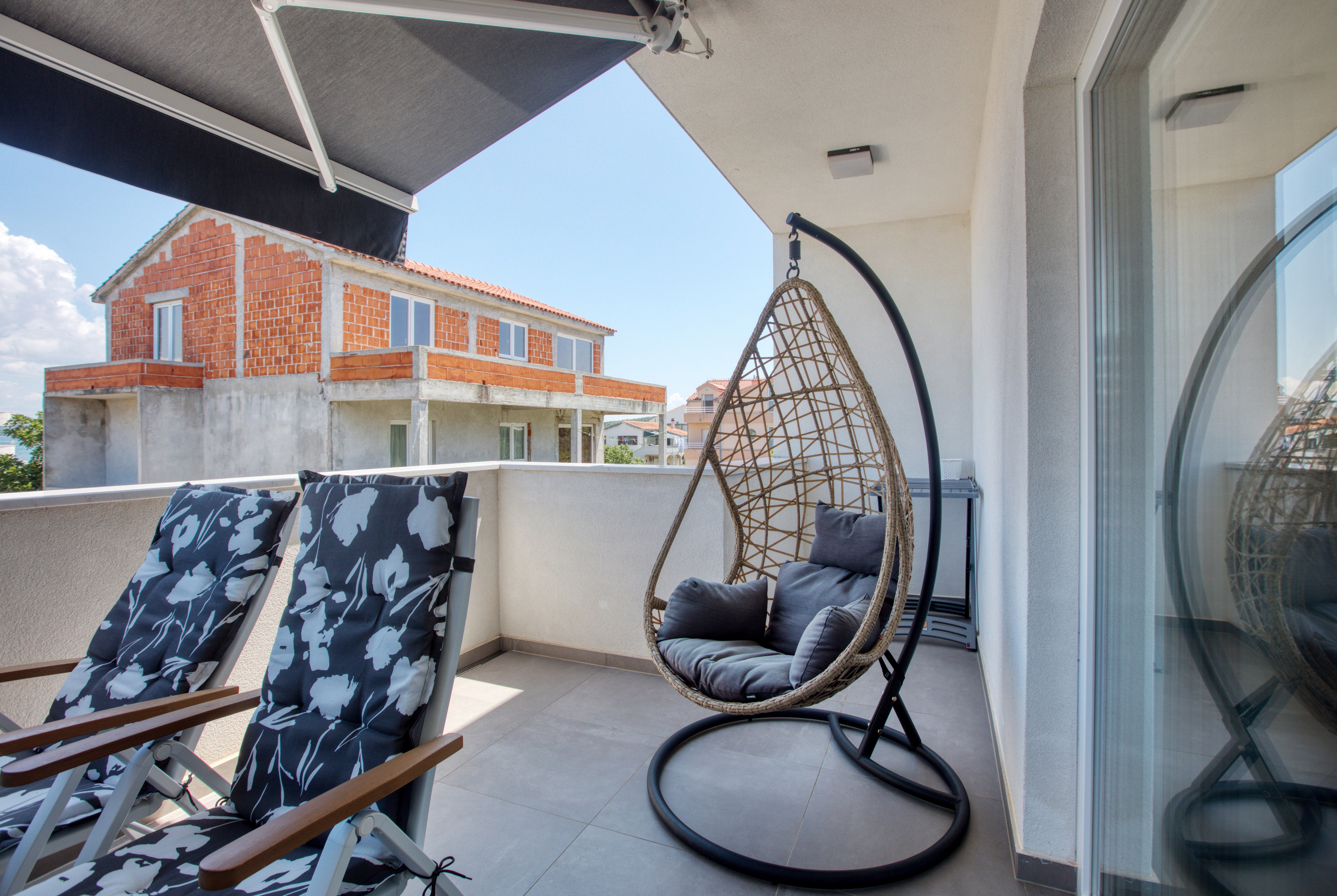 One bedroom apartment with terrace Betina, Murter  A-b