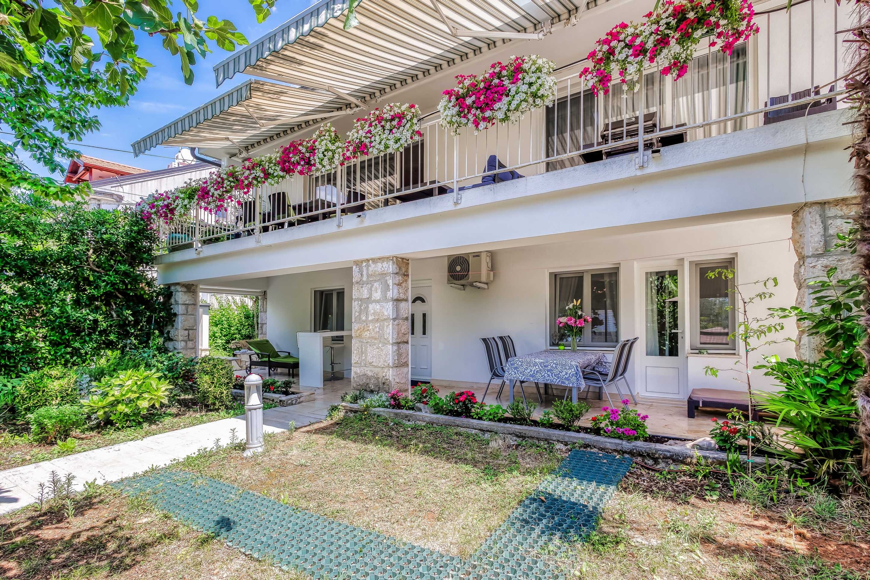 Two bedroom apartment with terrace Njivice, Krk (A-20453-a) Two bedroom apartment with terrace Njivice, Krk (A-20453-a)