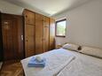 Malinska, Bedroom in the apartment, (pet friendly) and WiFi.