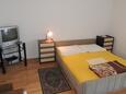 Malinska, Bedroom in the apartment, air condition available and WiFi.