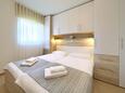 Спальня 1 Vantačići, Спальня 1 в размещении типа apartment, WiFi.