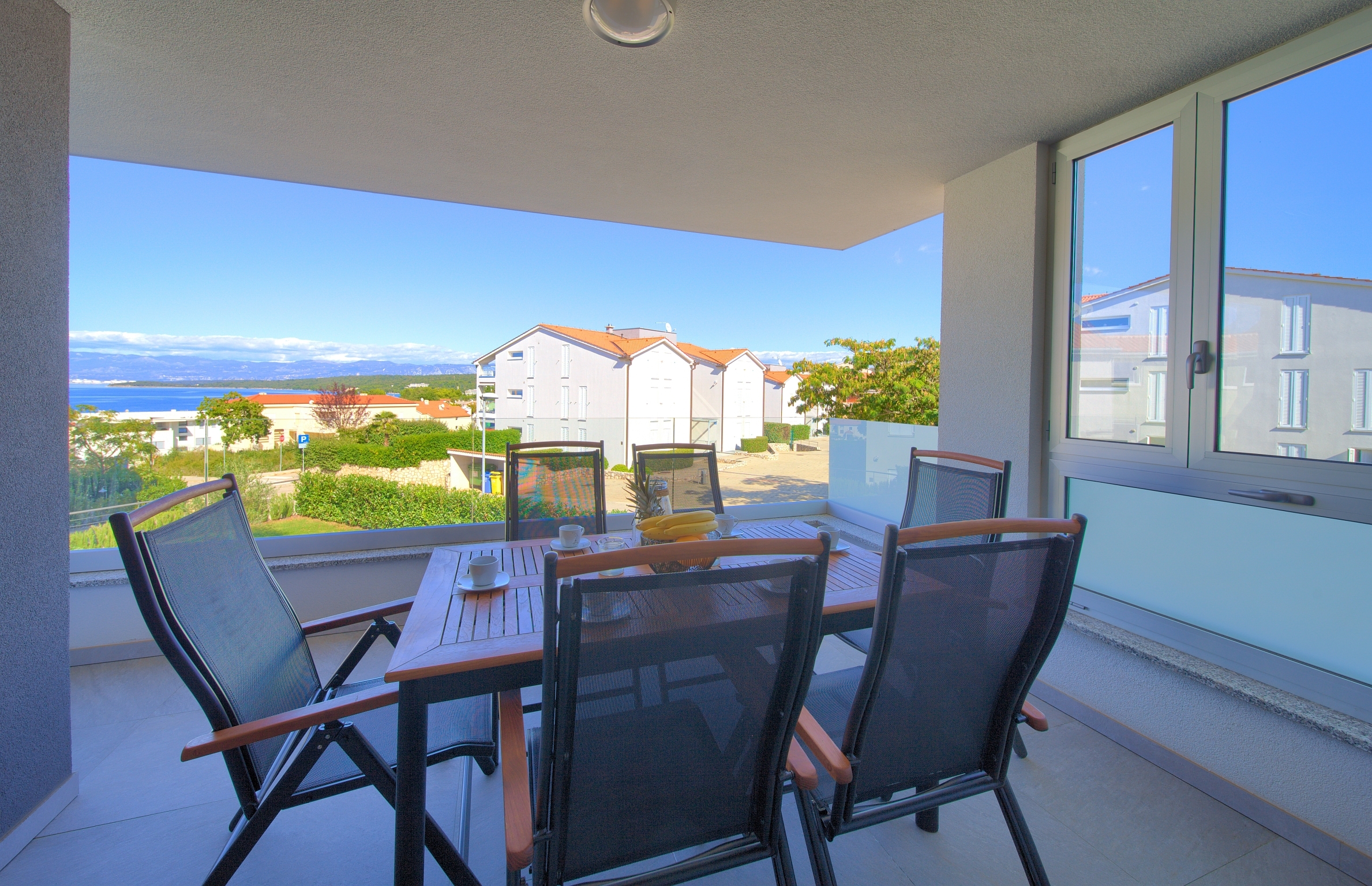 Two bedroom apartment with terrace and sea view Vantačići, Krk  A-a