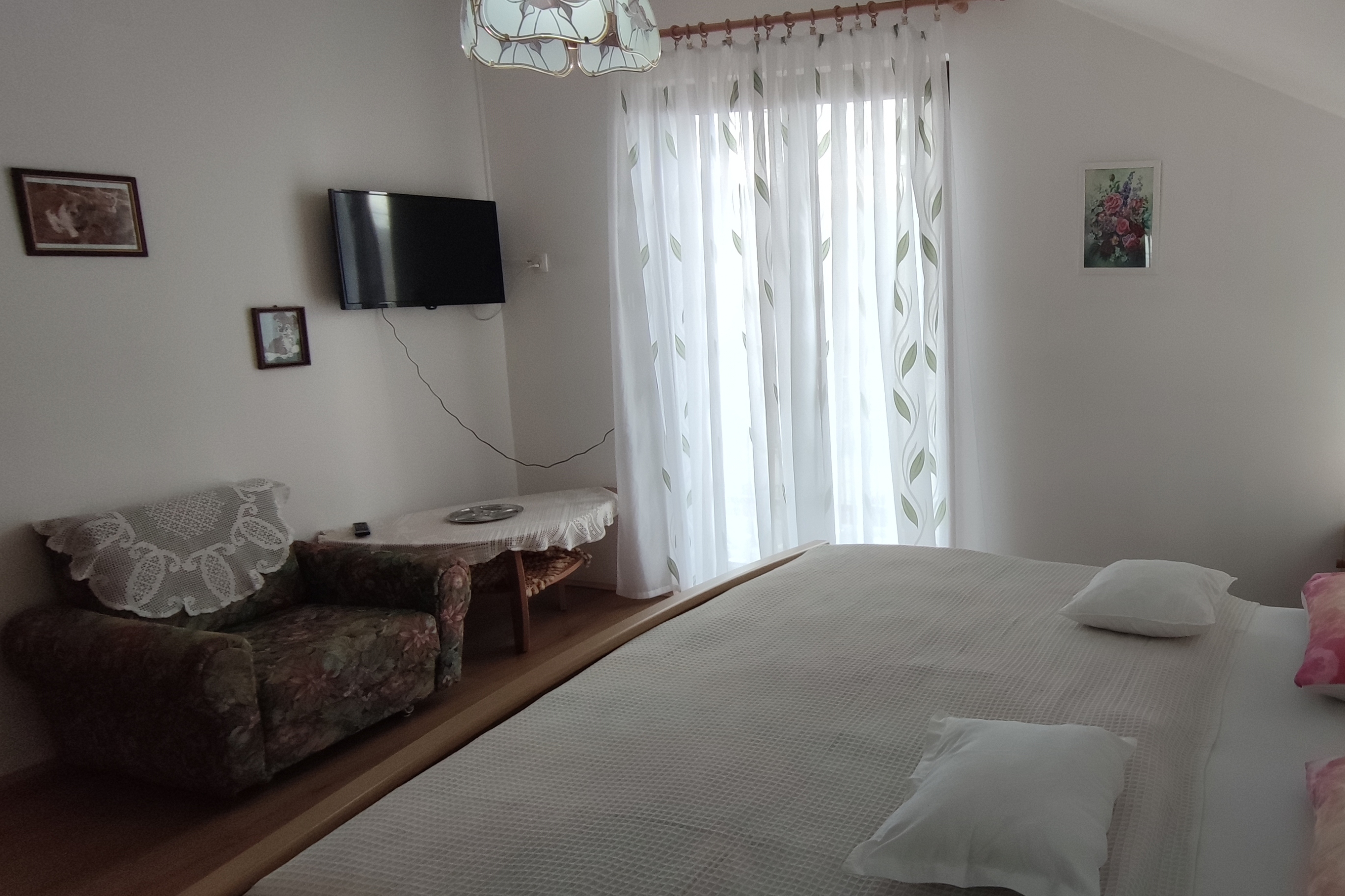 Three bedroom apartment with balcony Plaški, Velebit  A-a