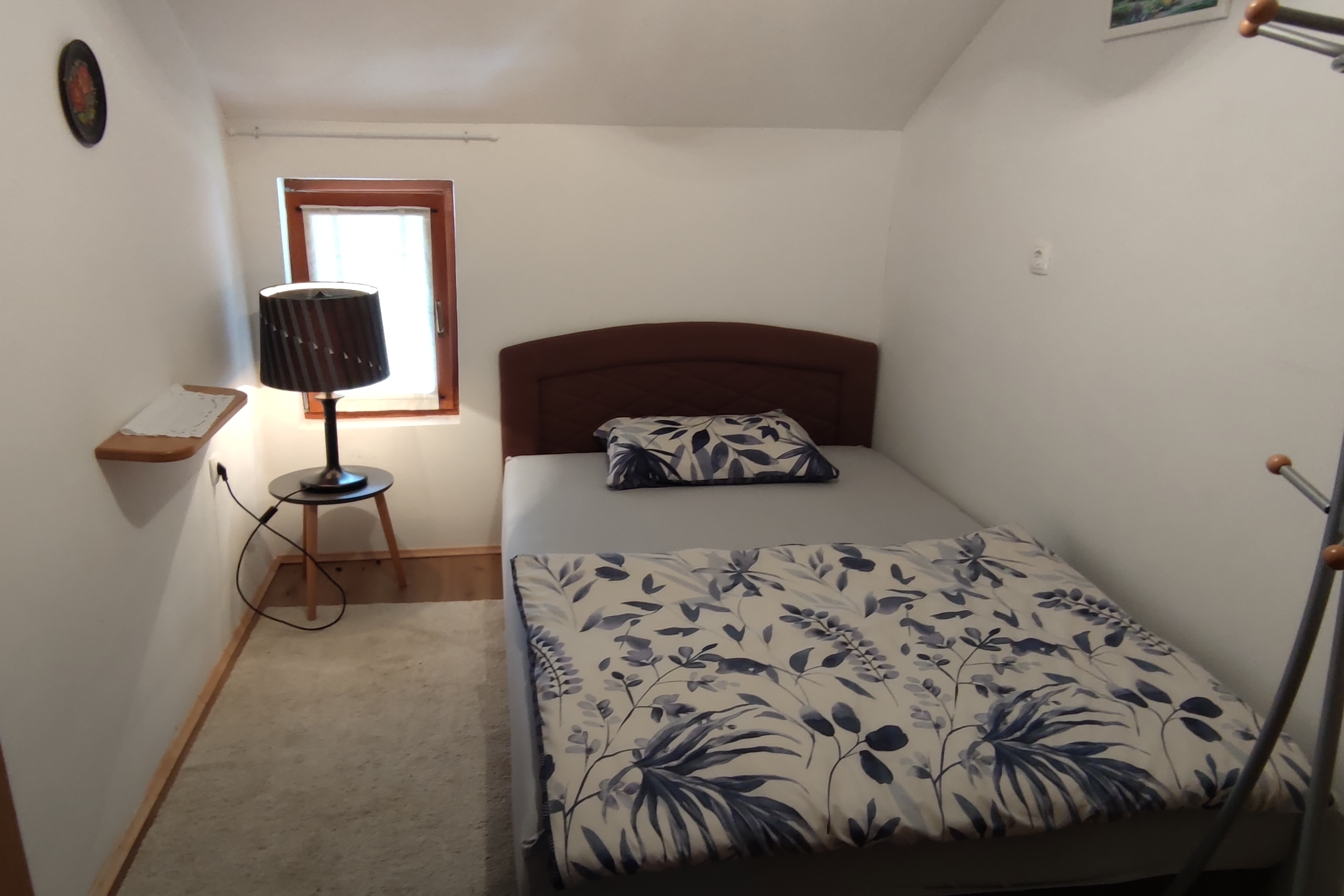 Three bedroom apartment with balcony Plaški, Velebit  A-a
