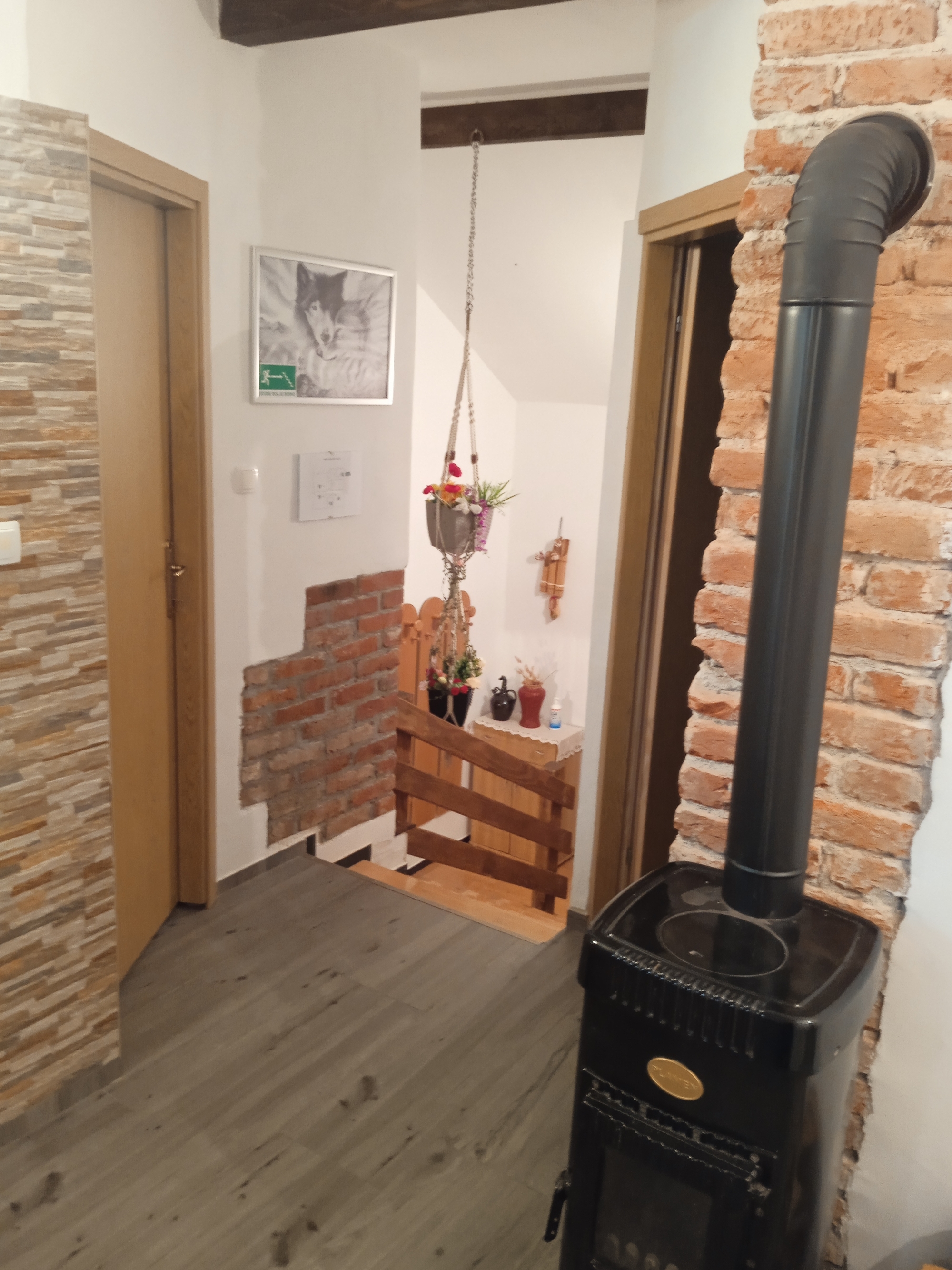 Three bedroom apartment with balcony Plaški, Velebit  A-a