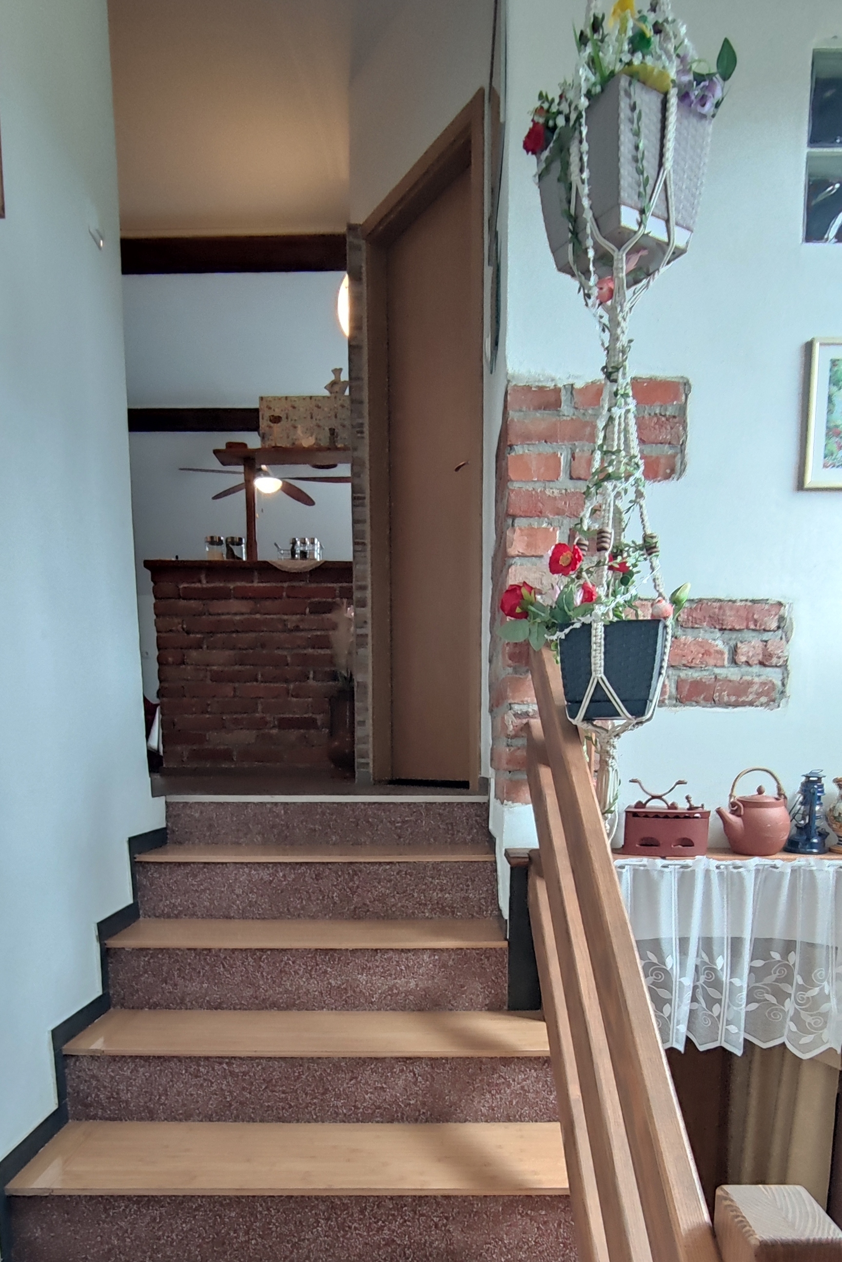 Three bedroom apartment with balcony Plaški, Velebit  A-a