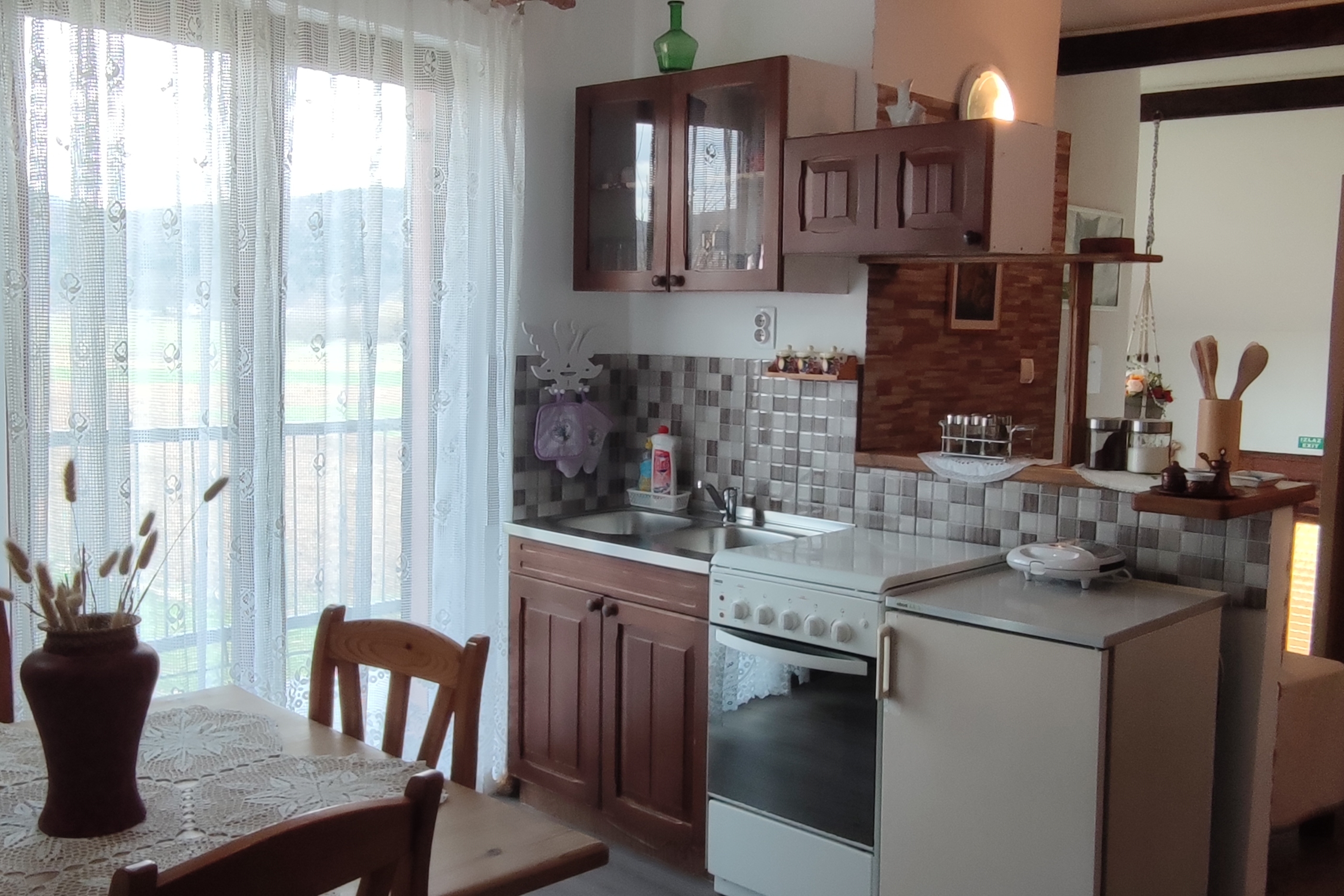 Three bedroom apartment with balcony Plaški, Velebit  A-a